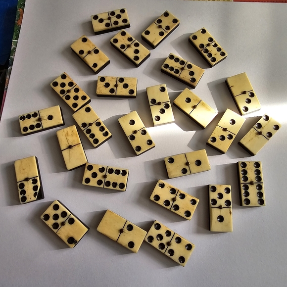Vintage Domino bone and ebony antique game brass pin 21 dominoes dominos - Picture 2 of 16
